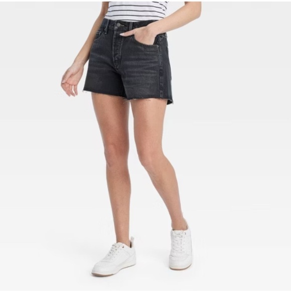 NWT’s Universal Threads Mid Rise 90’s Baggy short - Picture 1 of 6